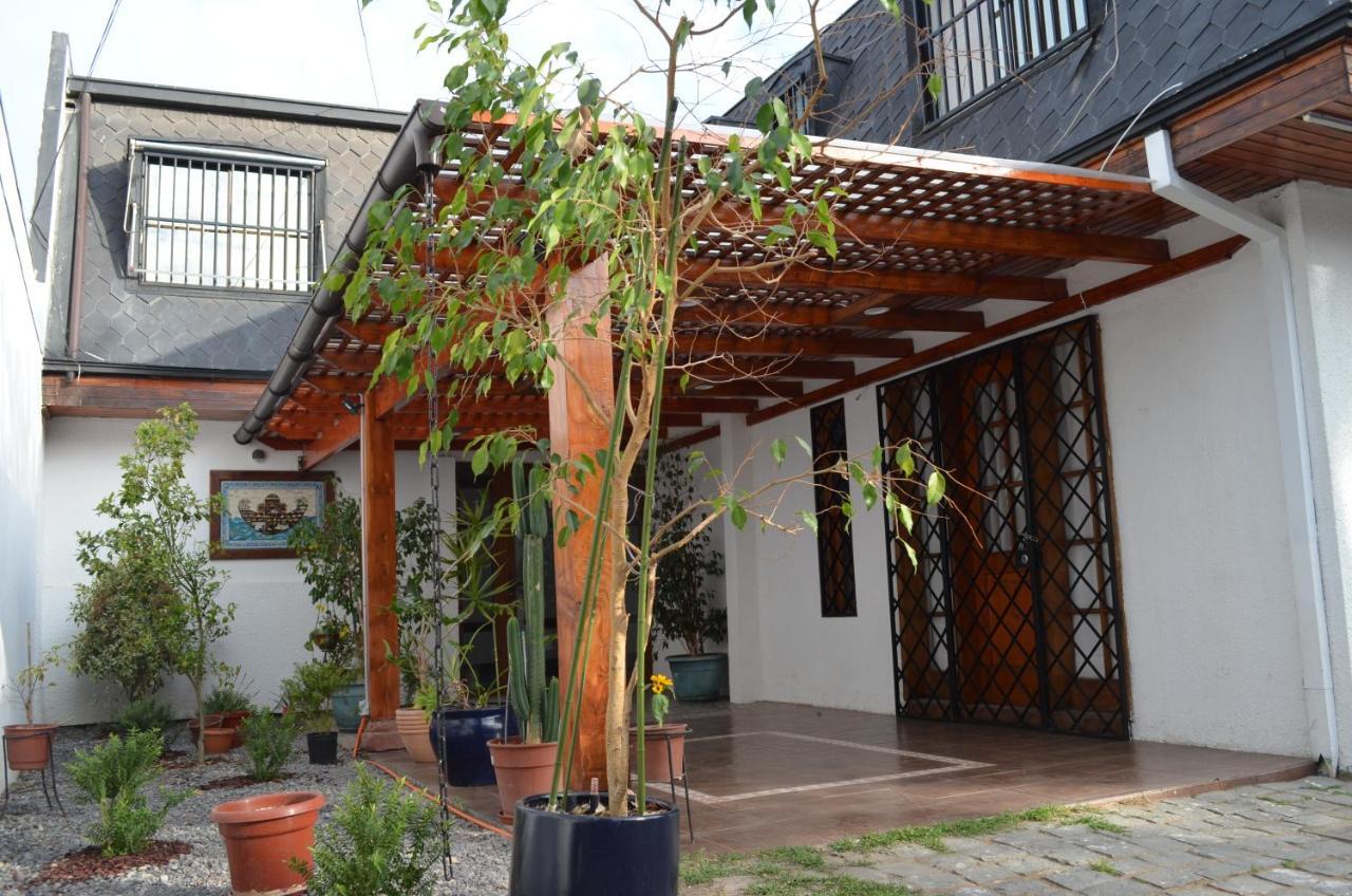 Los Araucanos Santiago Buitenkant foto